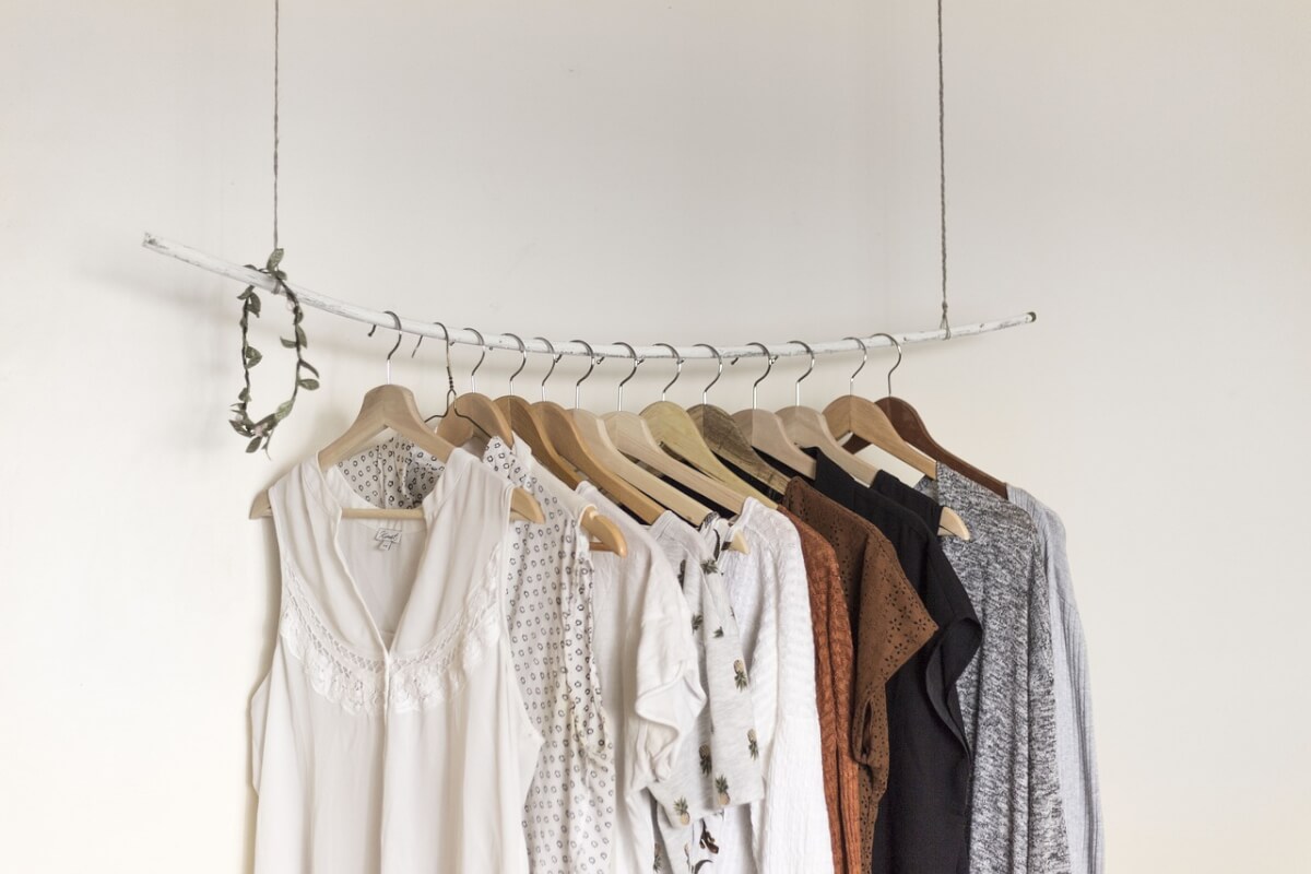 Je kleding opruimen: je kledingkast minimaliseren pak je zo goed aan!